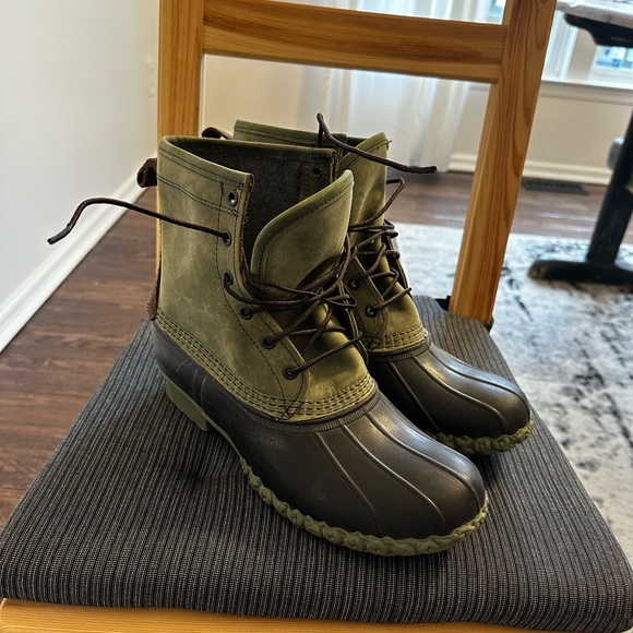 L.L. Bean Suede Bean Boots NWOT - Picture 1 of 5